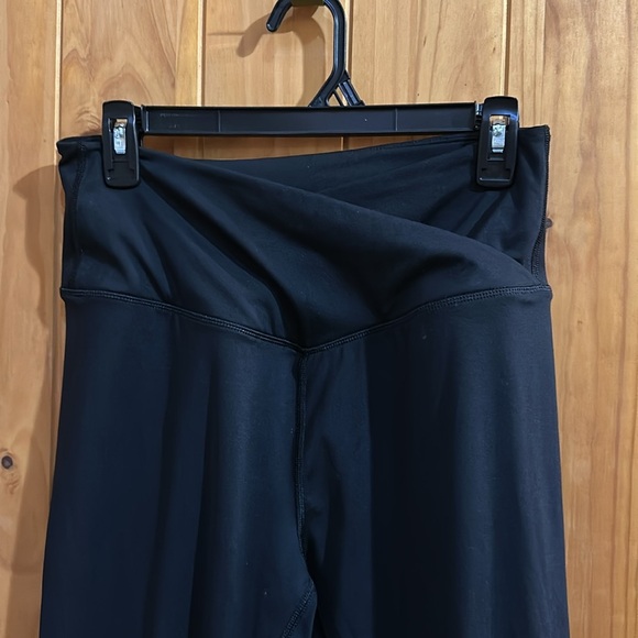 Victoria Secrets Leggings - Picture 2 of 4